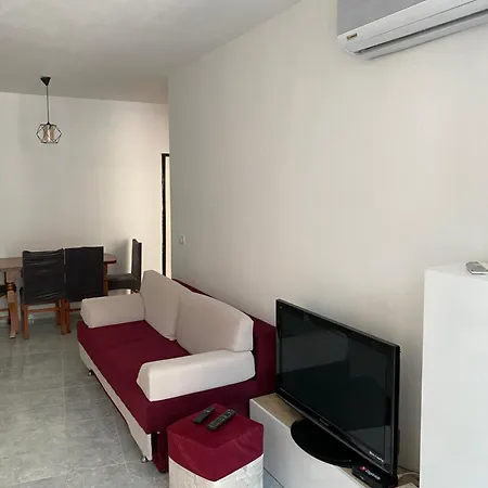 Xhulio * Durrës